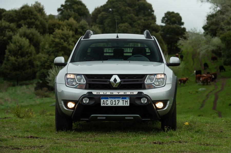 Renault Duster Oroch Dynamique 2.0 4x4 2018 года  (фото 26 из 40)